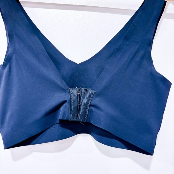 CARISMA Black invisible bralette - Picture 5 of 6